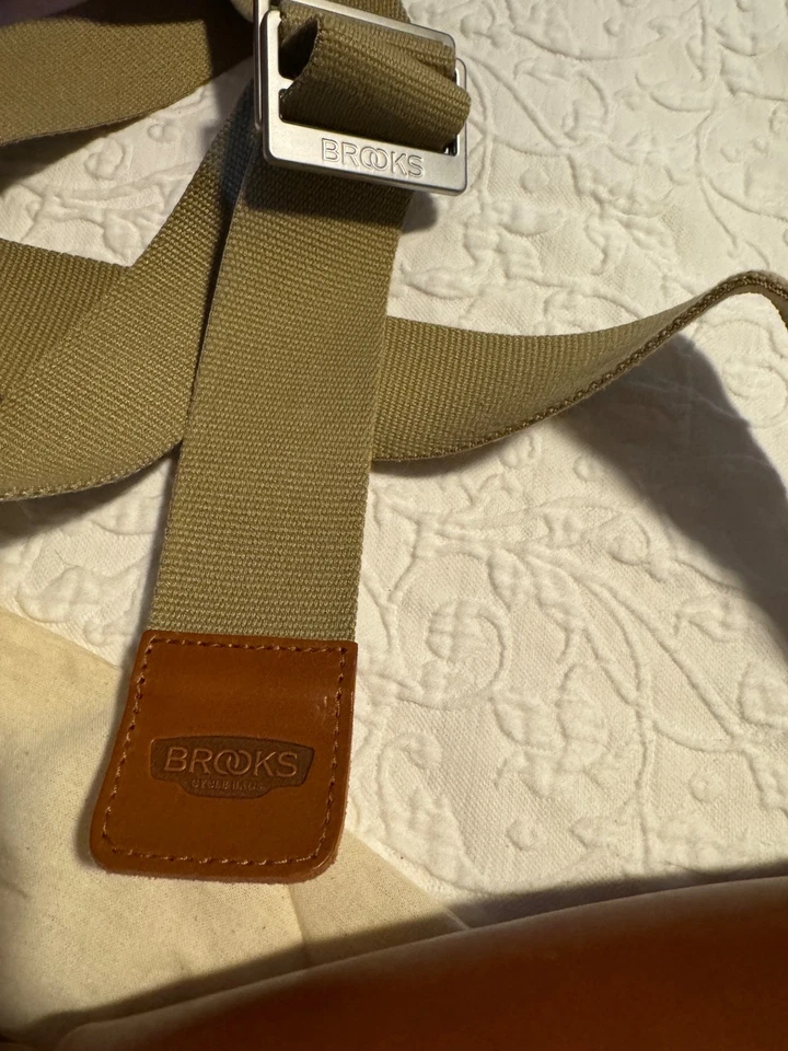 Bolso de hombro Brooks England. Miel. Foto 3 de 4