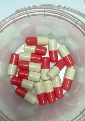 Super RARE CJ Hendry & Salon94 Pastel Red pill beads (16)