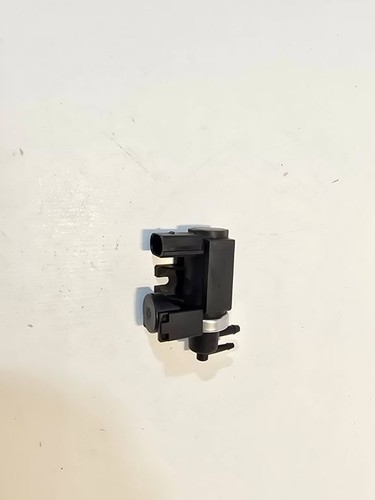 Audi A4 S4 B6 8E 8H 2003 Benzin 96kW Turbolader Druckwandler Magnetventil