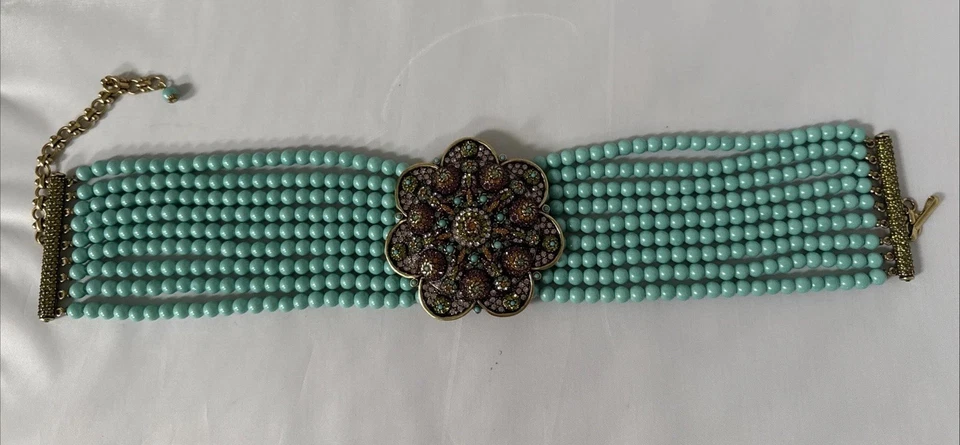 Collar Gargantilla Heidi Daus 9 Hilos “Maullido de Gatos” Cristales Turquesa Foto 3 de 4