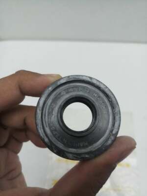 よっしー　0519 SUZUKI T90-T125 OIL SEAL MIDDLE CRANKSHAFT 20x52x10.5 13.8Y