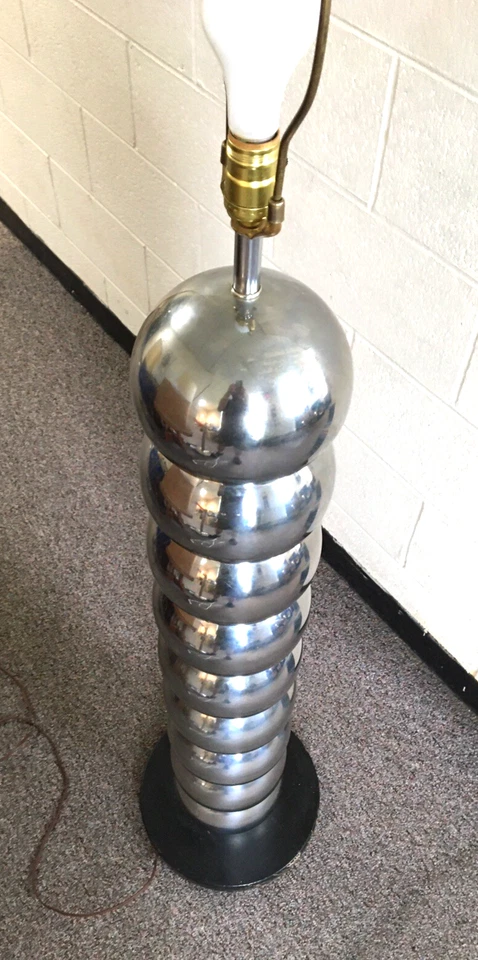 Lámpara de pie Sonneman Kovacs bola apilada cromo plata mediados de siglo moderna de colección. Foto 2 de 4