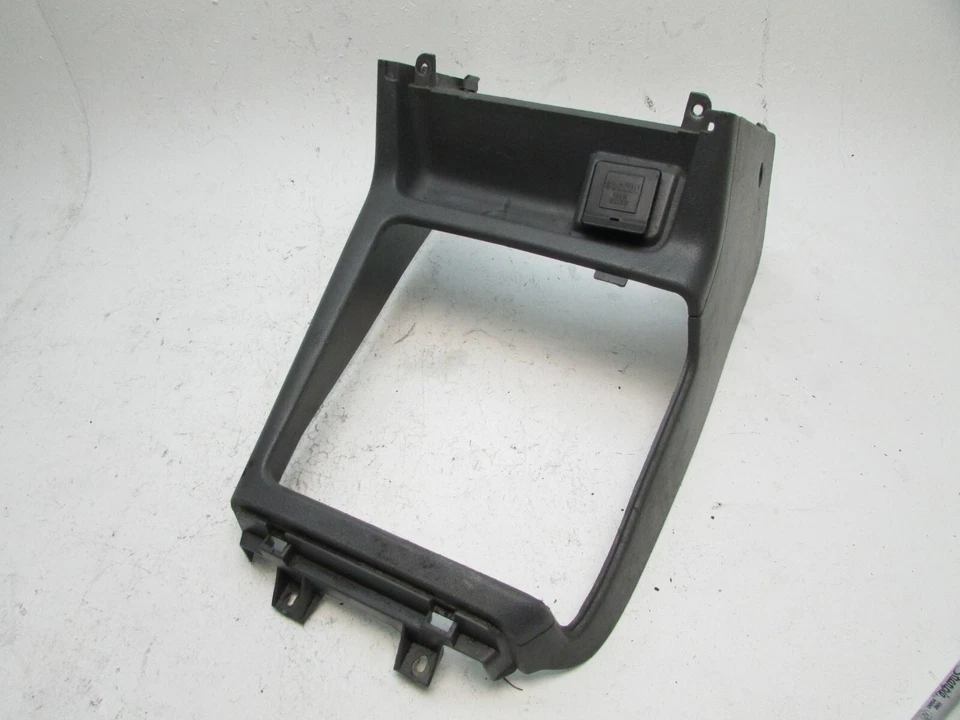 Cubierta de bisel selector de palanca de cambios ISUZU para consola central RODEO 2002 Foto 3 de 4