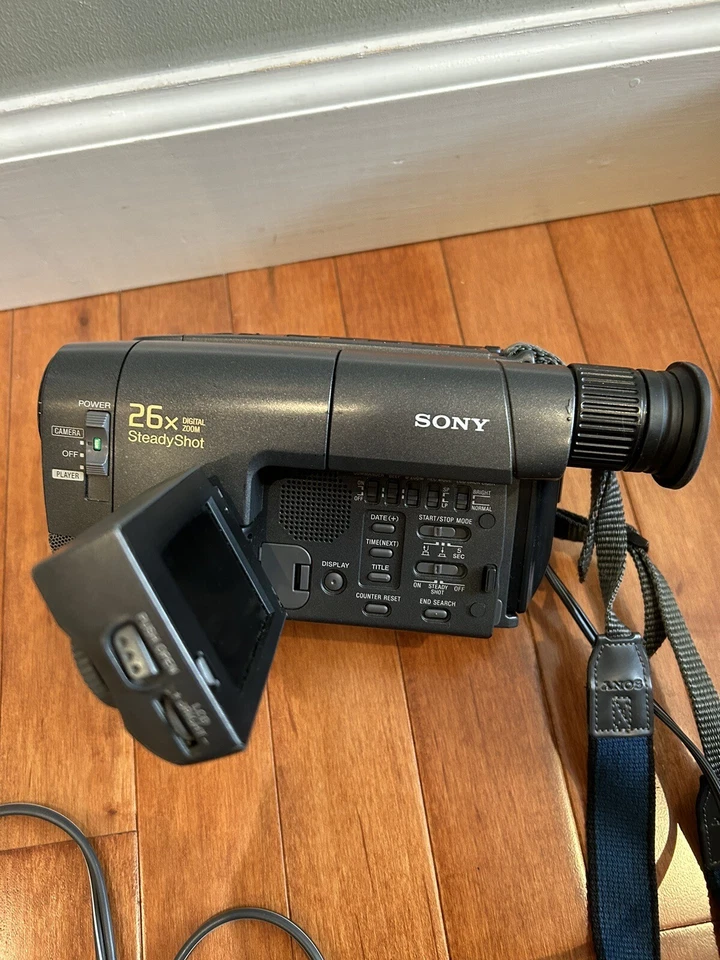 Sony Handycam Vision CCD-TRV212 Video 8 Camcorder Recorder 26x - Image 3 of 4