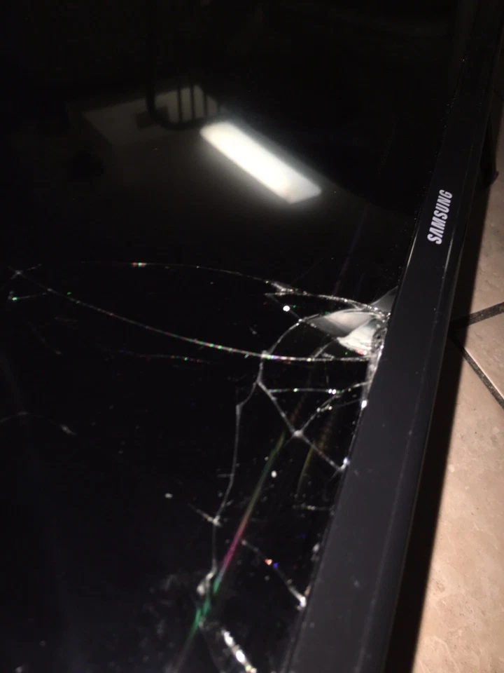 Samsung J5202 5 Series J5202 43in Tv - Image 4 of 4