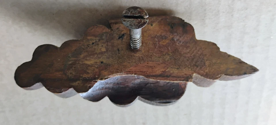 ANTIQUE CARVED WALNUT LEAF AND FRUIT PATTERN DRAWER PULL HANDLE 5" wide - Image 2 of 3