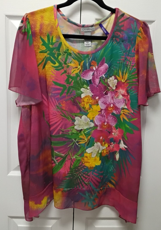 LIZ & ME Woman's Plus Flutter Sleeve Front Embellished Shark-Bite Hem Tunic-1XP