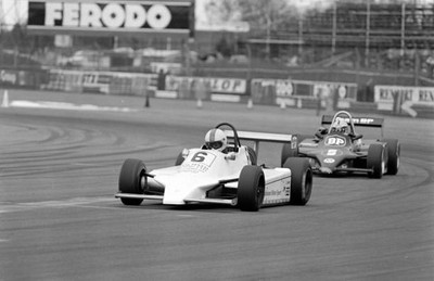 David Leslie Robinson Motorsport Magnum 833 Toyota leads Calvin F- 1983 Photo 1