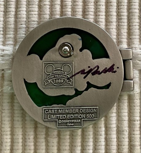 Disney Create-A-pin Finding Nemo Submarine Voyage Hinged LE 500 pin-SIGNED - Picture 3 of 3