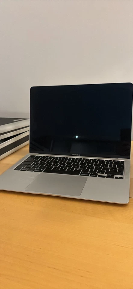 Apple MacBook Air 13" M1 · 8GB · 256GB, photo 1 of 2