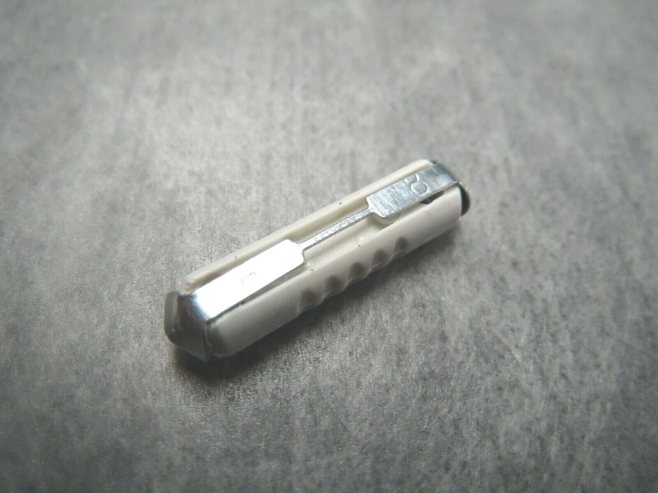 White 8A Fuse Audi VW Mercedes Porsche Made in Germany Pack of 24 - Ships Fast! - Image 2 of 3