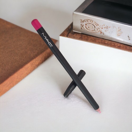 MAC *CANDY YUM-YUM* Lip Pencil Liner Full Size - 1.45g/0.05oz New Without Box - Picture 5 of 9