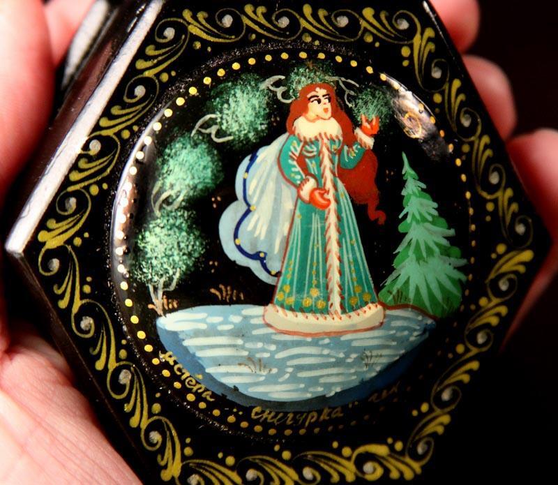 Vintage Russian Hand Painted Hexagonal Lacquer Box Signed
