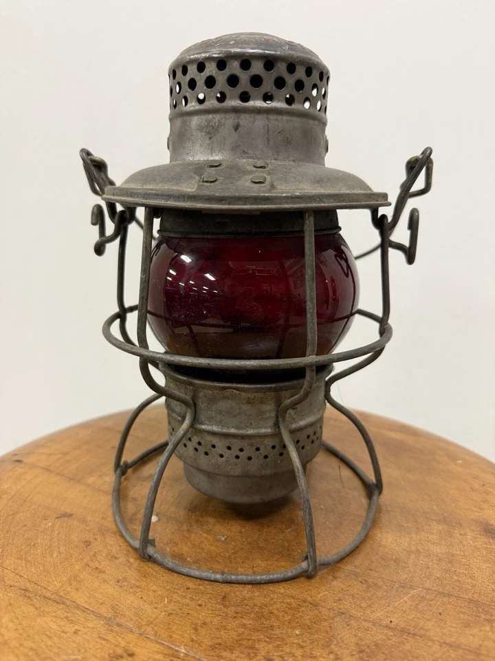 Vintage Armspear MFG Lantern 1925 Red Globe  - Image 3 of 4