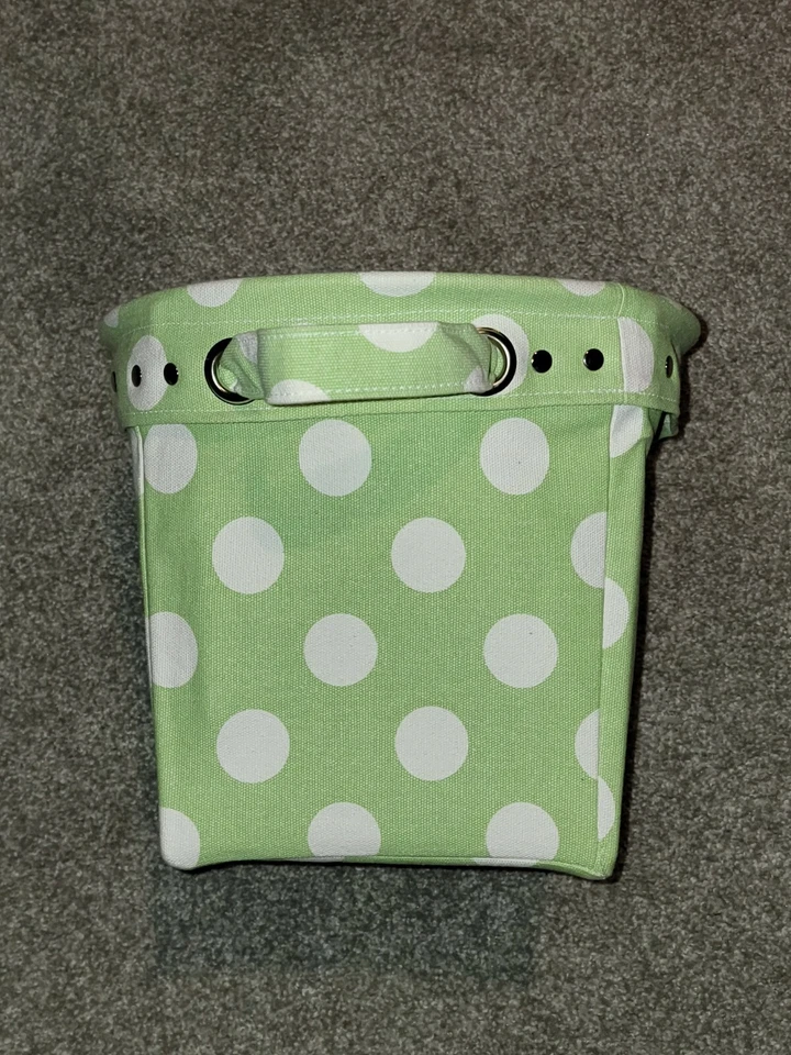 2 cubos de almacenamiento de lona MEDIANOS Pottery Barn Kids contenedores cestas de punto verde Foto 2 de 4