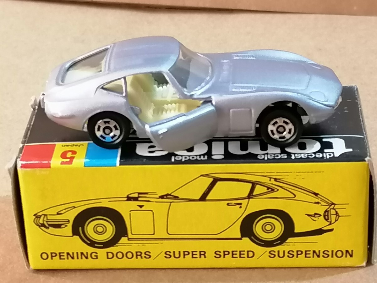 TOMICA 5 Silver TOYOTA 2000GT mint never used made in japan 1974