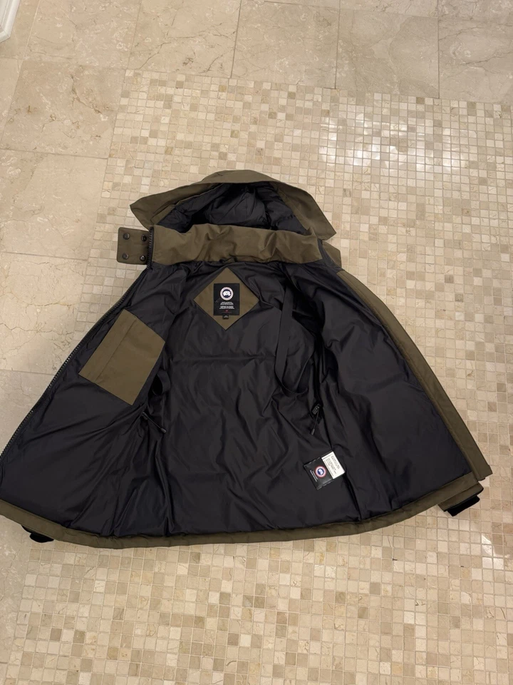 Autêntico novo Canada Goose Chelsea Parka verde militar médio - Imagem 3 de 4
