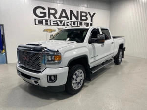 2017 GMC Sierra 2500HD Denali CREW CAB DURAMAX
