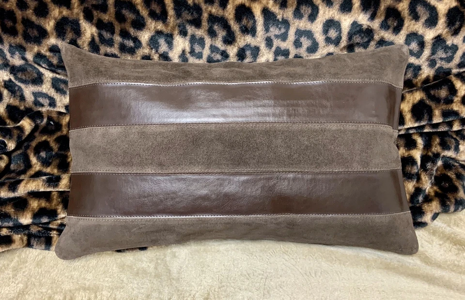 Новый с Ярлыками изящный коричневый в полоску кожи замши прямоугольник Sia совершенно декоративная подушка - Изображение 3 из 4