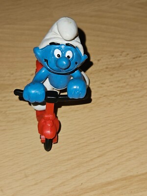 Seltener Rollerschlumpf (40230) mit rotem Punkt   Schleich, Peyo 1982