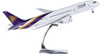 1:200 28CM Phoenix THAI BOEING 787-8 Passenger Airplane
