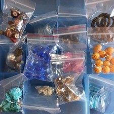 Lot 15 Jewelry Making Starter Kit Bags Of Various Beads In Plastic Container