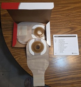 Hollister 8282 Premier Drainable Ostomy Pouch, 1" Stoma 12" Length NEW Box of 5