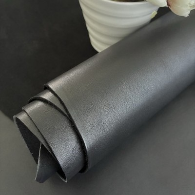 Schwarze glatte vollnarbige 1,4-1,6 mm dicke Rindslederplatten mehrere Größen