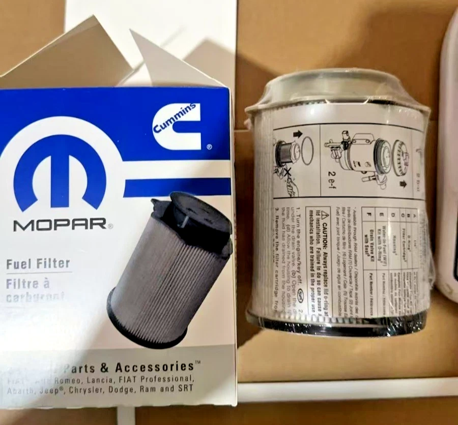 Filtros de combustible 68157291AA y 68436631AA para una camioneta Ram 2019-2024 Cummins 6,7 L Foto 4 de 4