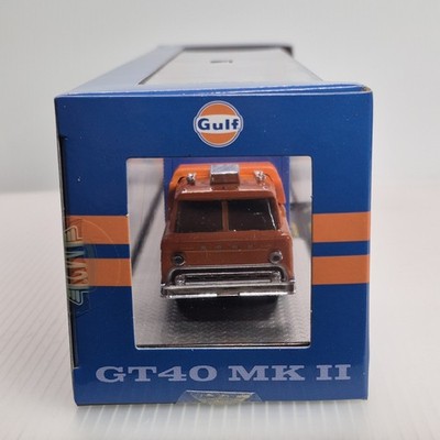 M2 Machines Auto Haulers Gulf 1970 Ford C950 & 1966 Ford GT40 MKII
