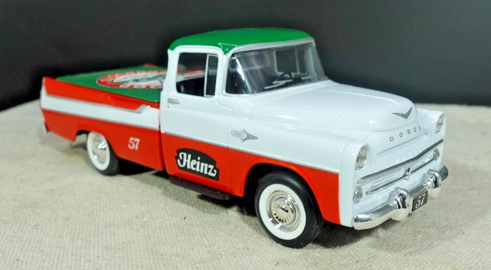 Dodge Heinz 1957 Liberty Classics 1/24 Foto 2 de 4