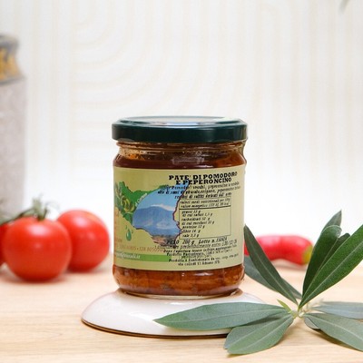 Italienische würzige getrocknete Tomatenpaste scharf 200g