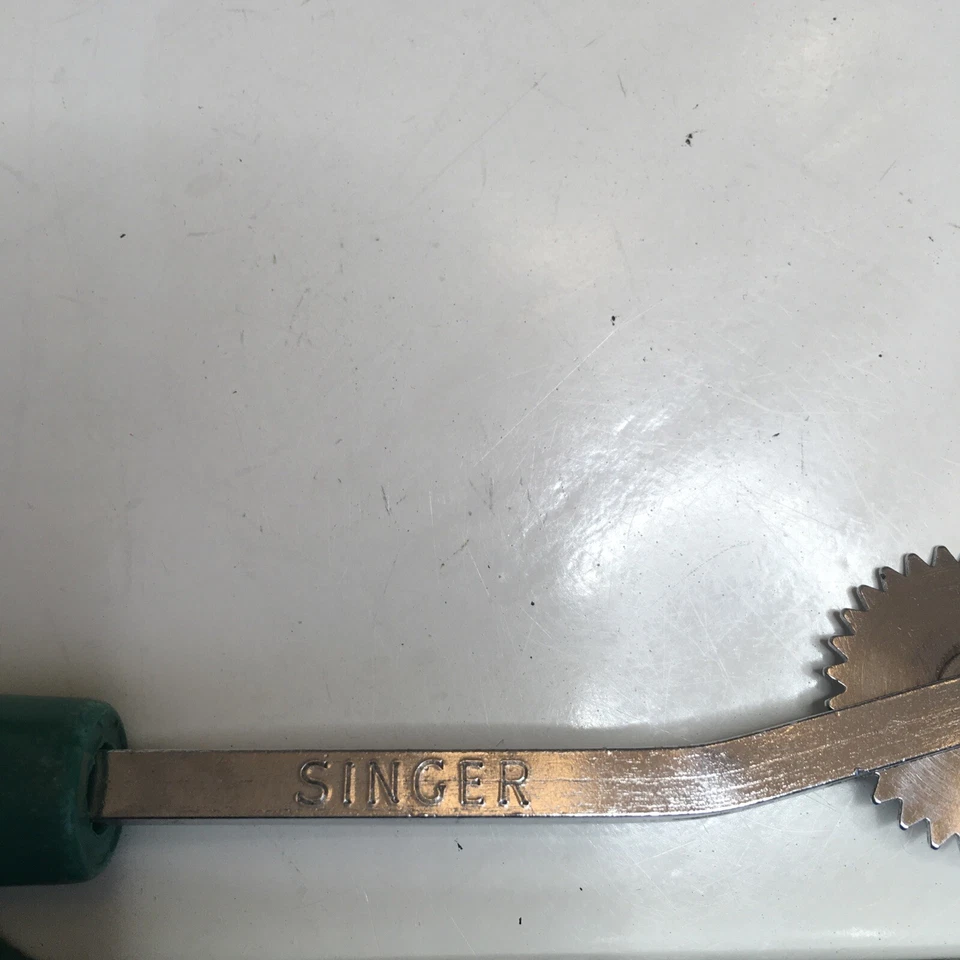 Two Vintage Singer Metal Serrated Tracing Wheel plus 2” Clotilde Sewing Gauge ✂️ - Image 3 of 4