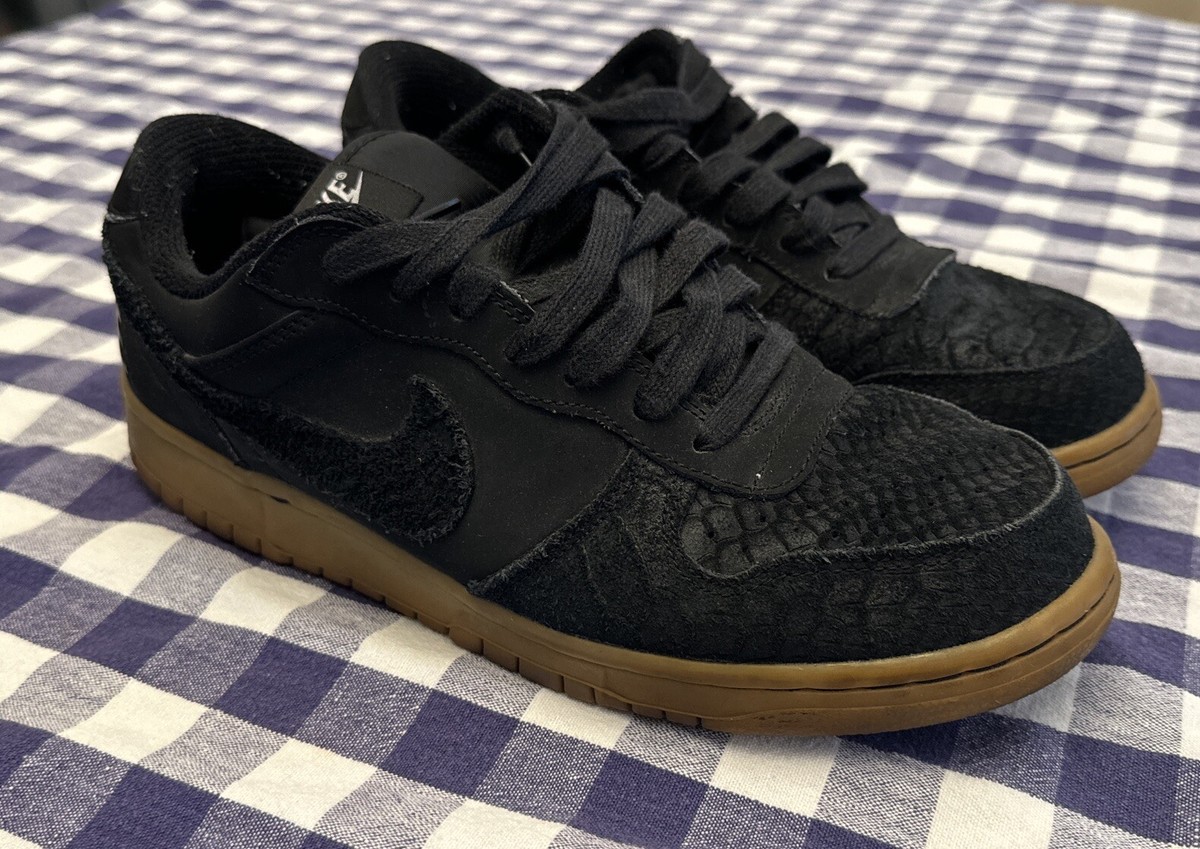 NIKE25cmメンズ Nike Big Lux Low Gum Light Sz 9 Black Suede Snakeskin 854166