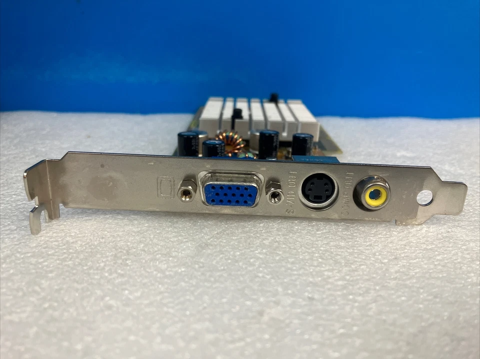 ~ Asus GeForce 5187-1531 64MB VGA Composite S-Video AGP Video Graphics Card - Image 4 of 4