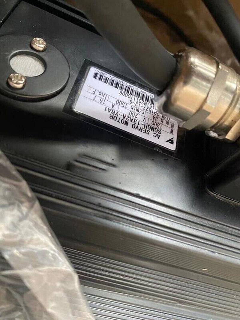 1PC New In Box Yaskawa SGMGH-13A2A-YRA1 Servo Motor SGMGH13A2AYRA1 Via DHL