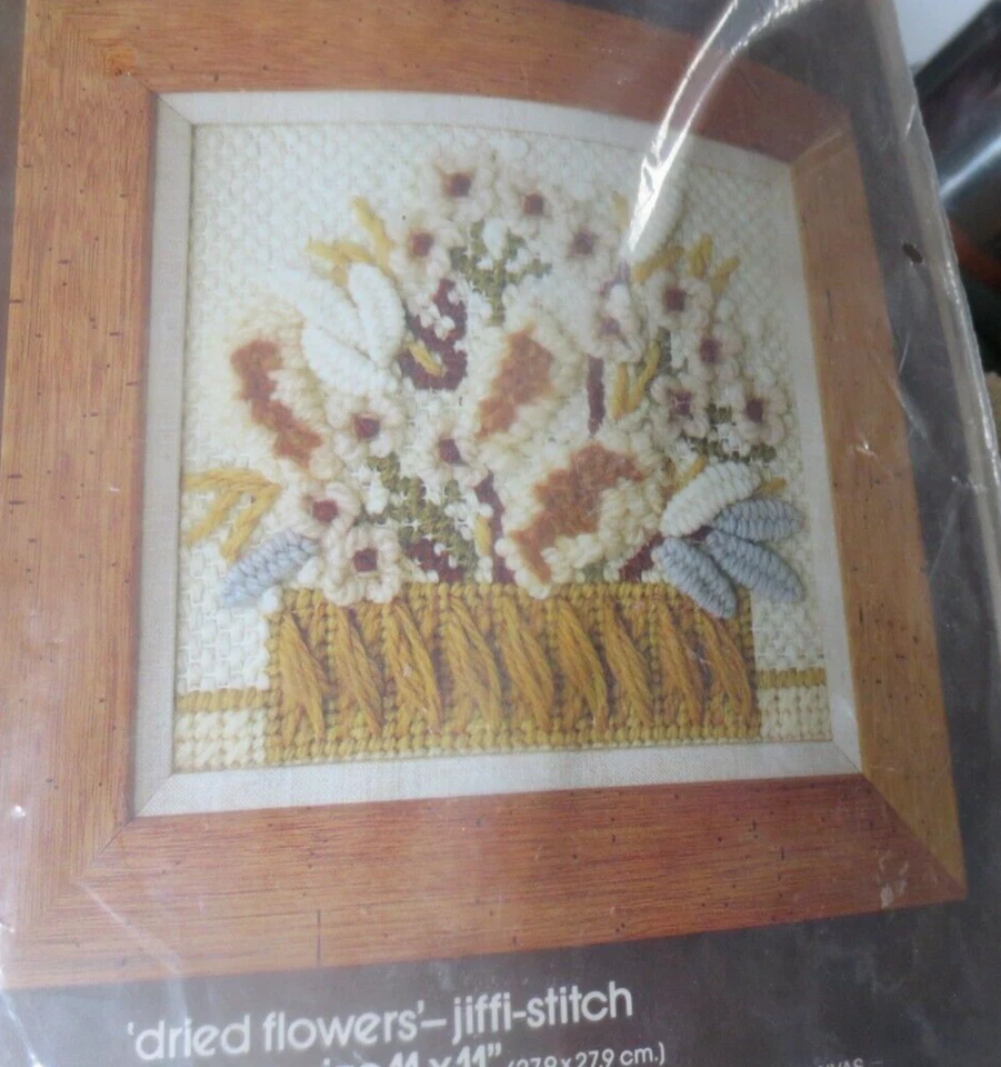 Bucilla cross stitch kit Pattern Dried Flowers #4264 vintage NOS 11 x 11 - Image 2 of 3