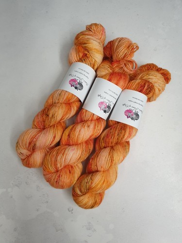 SW Merino singles, fingering weight, 100g, PHOENIX HAS RISEN - Afbeelding 1 van 6