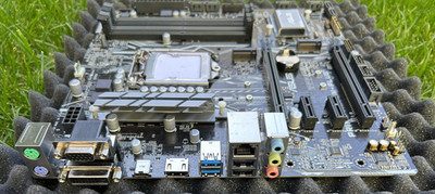 ASUS PRIME H270M-PLUS LGA1151 Intel H270 DDR4 SATA3 HDMI Micro ATX