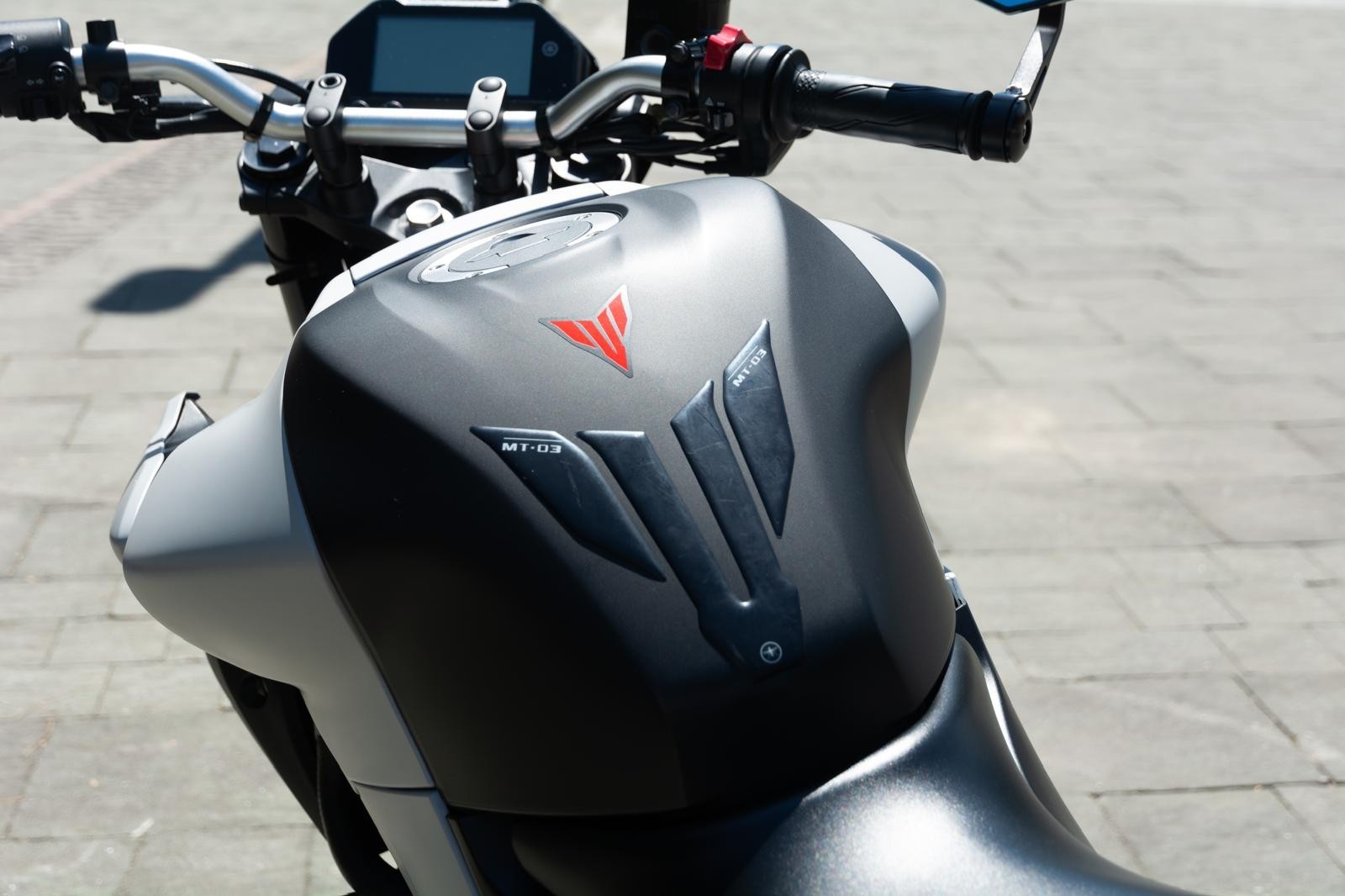 Yamaha mt-03 321cc anno 2021 usata colori arancione-grigio. foto 2