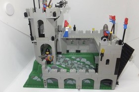LEGO LEGOLAND King's Mountain Fortress 6081 In 1990 Used Retired Comp