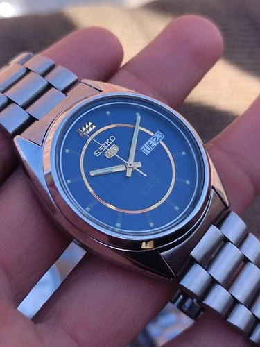 RARE Vintage Seiko 5 Automatic Blue Pinstripe Dial Japan 7009-3041 Mens Watch