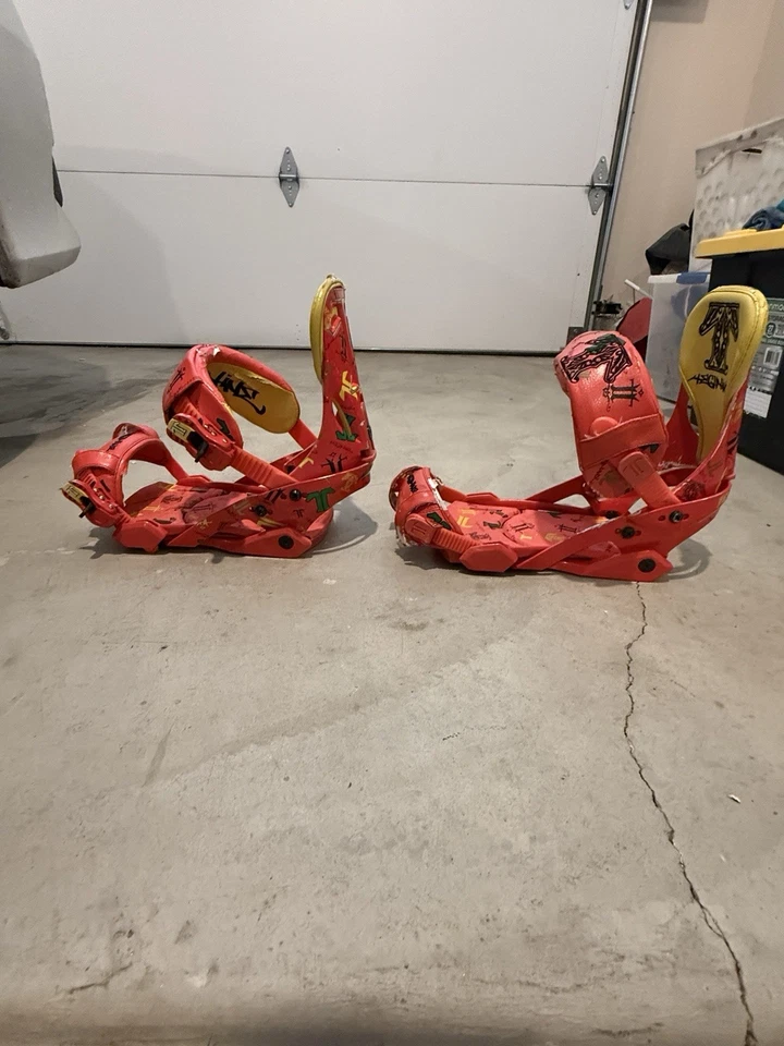 Fijaciones de snowboard Technine T Money rojas talla grande graffiti de colección Foto 2 de 4