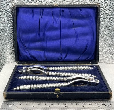 Antikes viktorianisches Nussknacker-Set - gemarkt als von E & S (Namen siehe Foto)