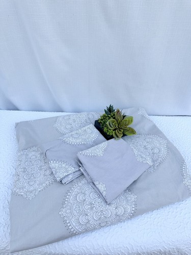 Ballard Designs King grau LOLA Bettbezug Medaillons 2 Kissenbezüge 100 % Baumwolle - Bild 1 von 9