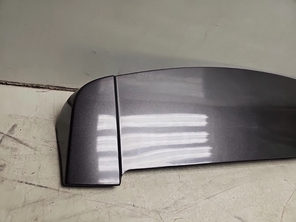 Alerón trasero Jeep Compass 2011-2017 puerta levadiza ala luz de freno gris granito C502 Foto 2 de 4