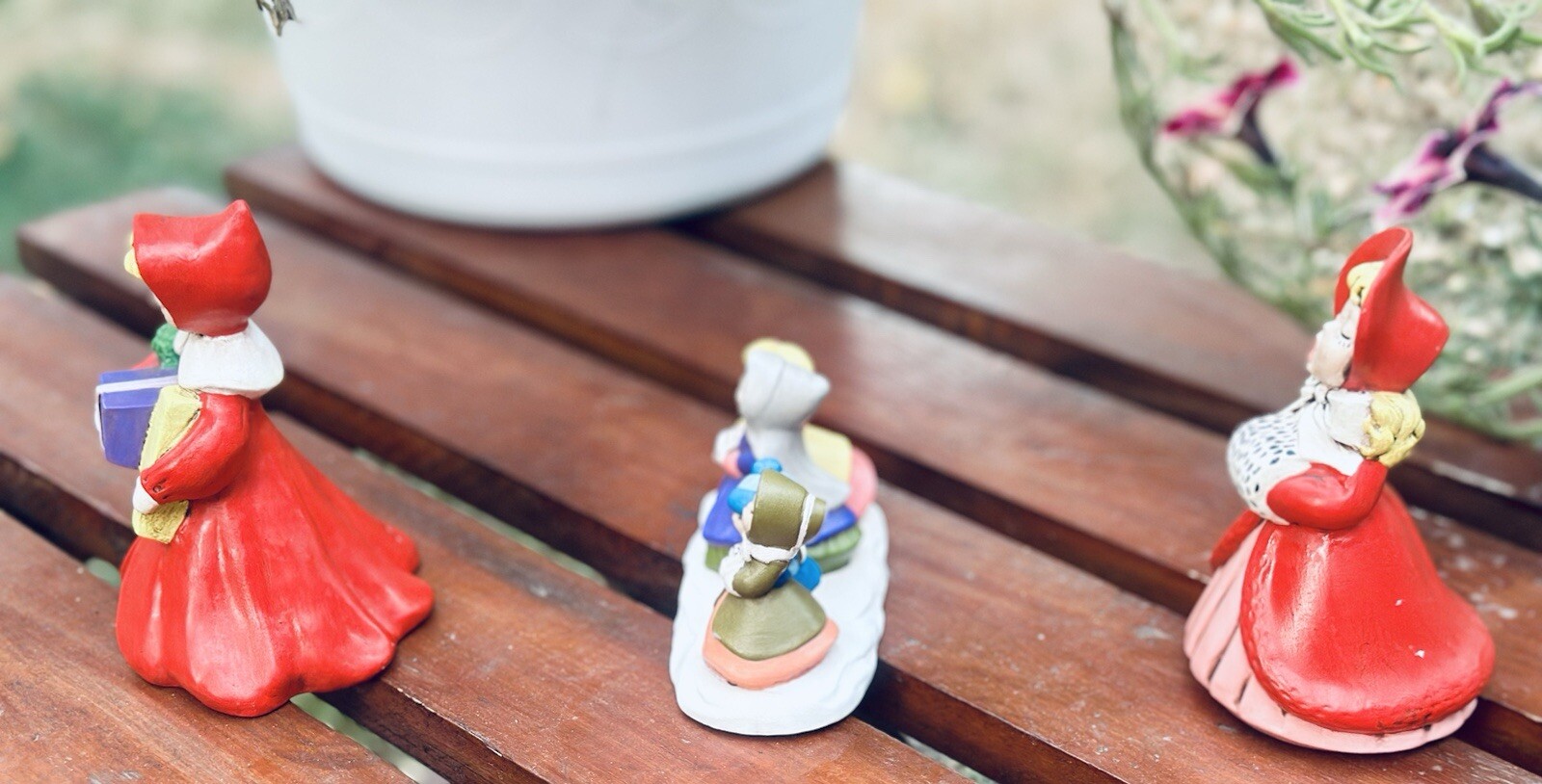 MCM VTG Lot Of 3 Holland & Bryon Caroler’s Village Hand Painted Christmas Scene