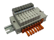 SMC SS5Y3-60-07U Cassette Style Manifold 7 Station w/ SY3140-5WOZ Solenoid Valve