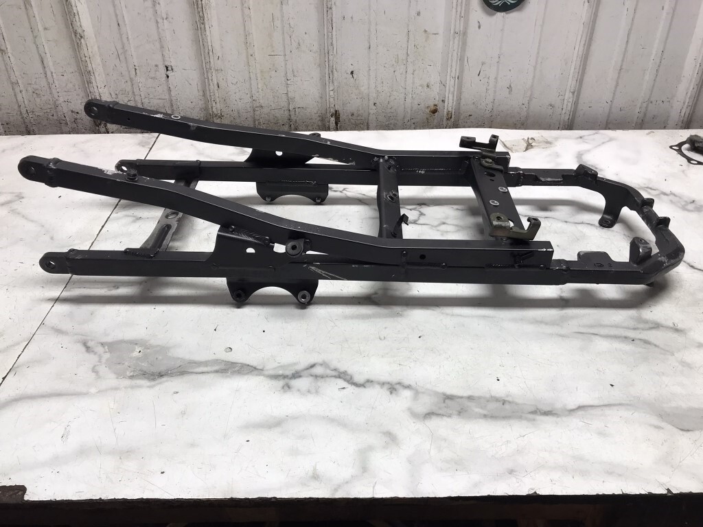 にょす　 04 Kawasaki ZX10 R 1000 ZX1000 Ninja Rear Back Subframe Sub Frame