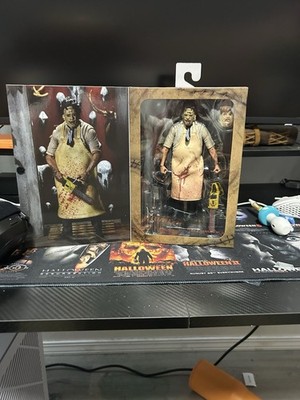 NECA The Texas Chainsaw Massacre Leatherface Action Figure w/ Chainsaw Hammer